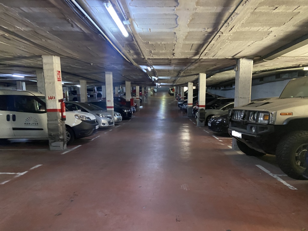 Plaza de parking en Barcelona en MONTJUIC  Gran via corts catalanes