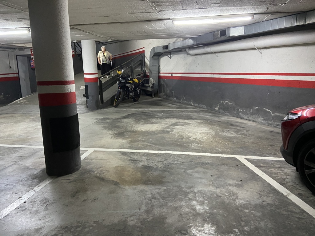Plaza de parking en Barcelona en VALLCARCA I ELS PENITENTS  Pau Ferran