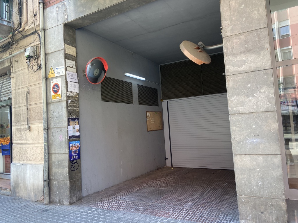 Plaza de parking en Hospitalet De Llobregat en   Santa Eulalia
