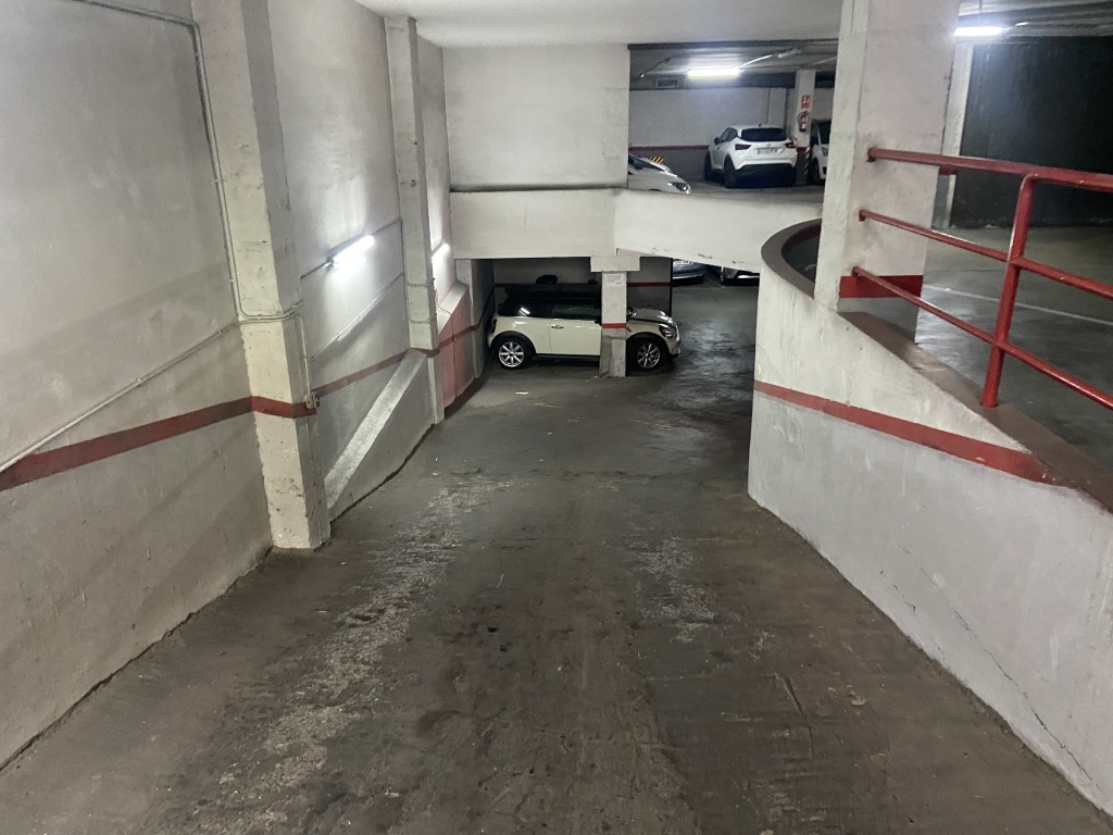 Lote de plazas en Santa Coloma De Gramanet en CENTRE  Passeig Llorenç Serra