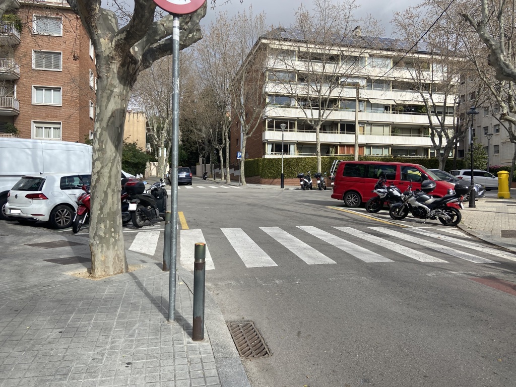 Plaza de parking en Barcelona en TRES TORRES  Dr. Roux