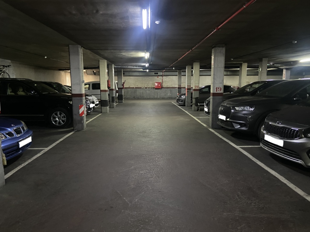 Plaza de parking en Hospitalet De Llobregat en SANTA EULALIA  Pi I Margall