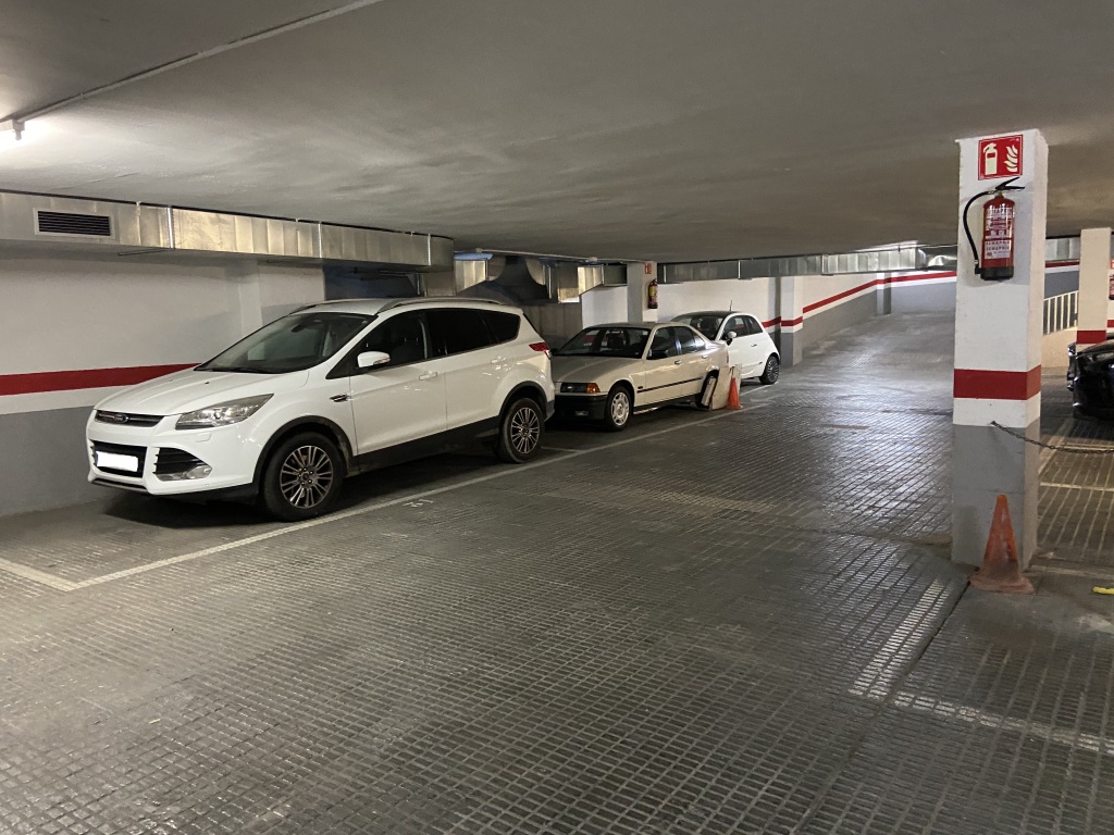 Plaza de parking en Barcelona en EIXAMPLE ESQUERRA  Comte Urgell