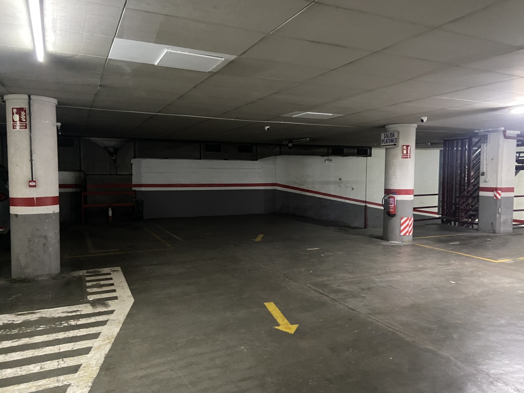 Plaza de parking en Barcelona en EIXAMPLE ESQUERRA  Valencia