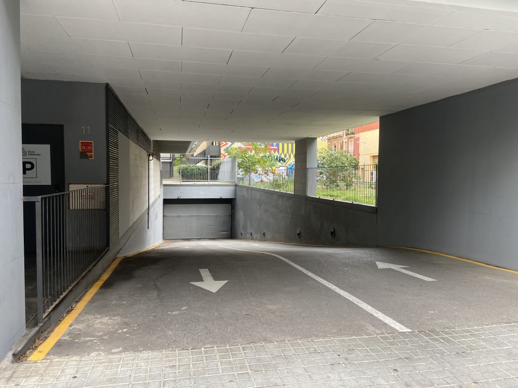 Lote de plazas en Barcelona en POBLENOU  Dr trueta
