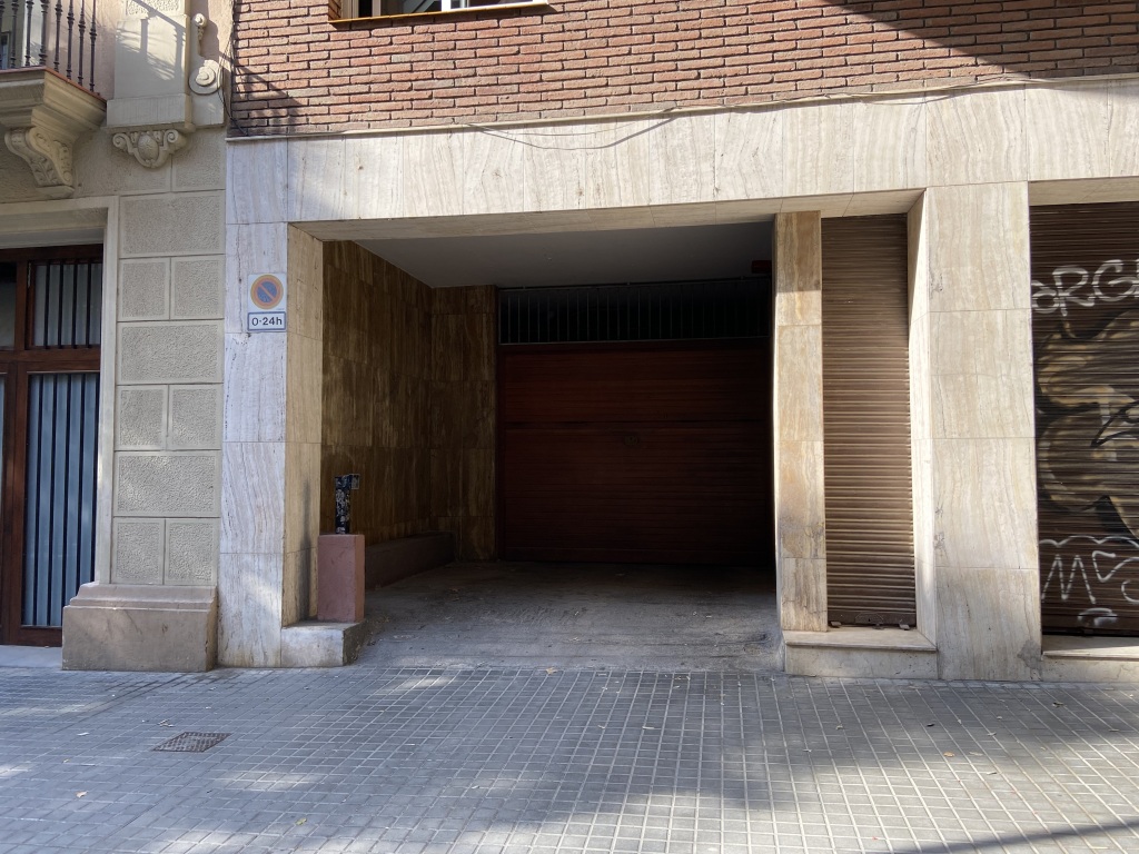 Plaza de parking en Barcelona en EL FORT PIENC  Dos De Maig