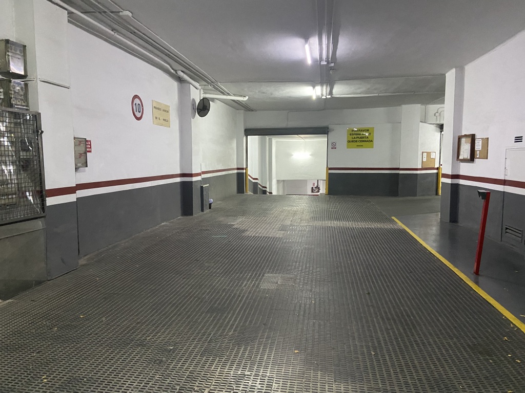 Plaza de parking en Barcelona en SANT ANDREU  Parellada