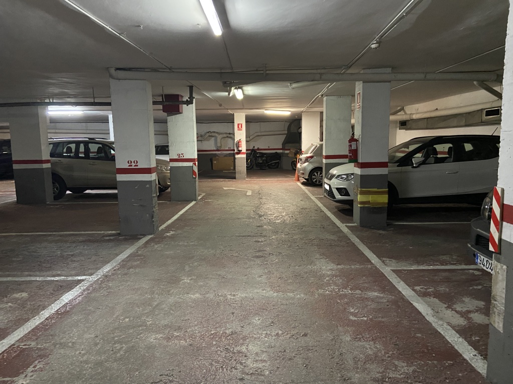 Plaza de parking en Barcelona en LES CORTS  Can Bruixa