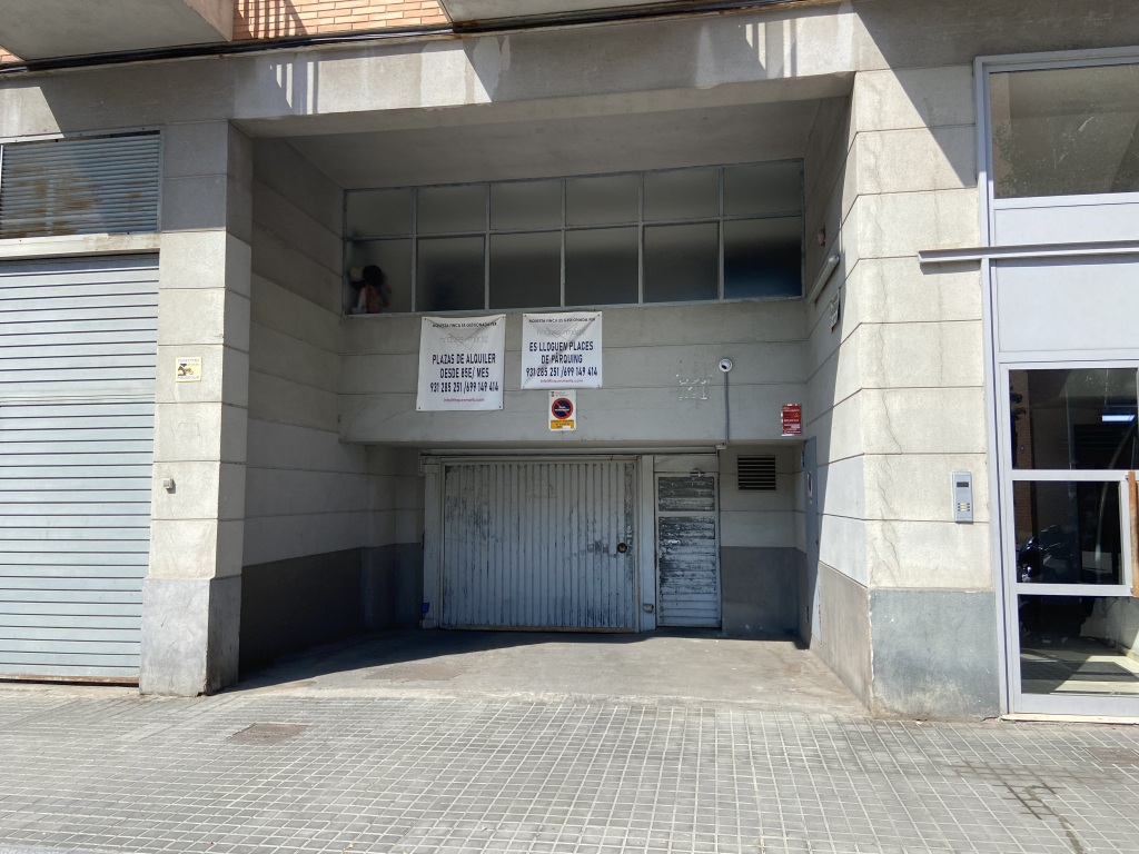 Lote de plazas en Hospitalet De Llobregat en SANTA EULALIA  Castelao