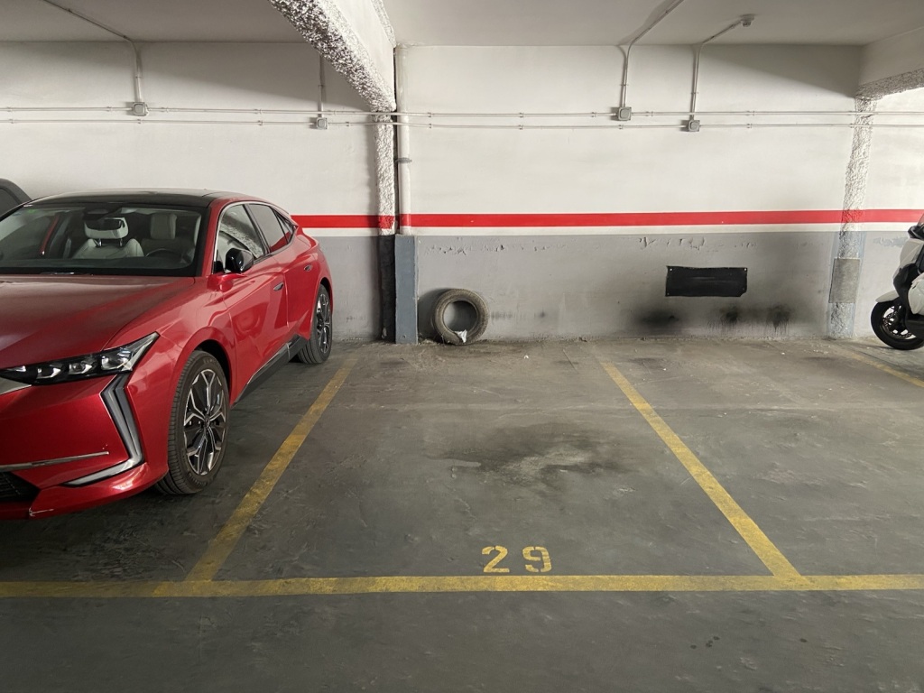 Plaza de parking en Barcelona en POBLE SEC  Piquer