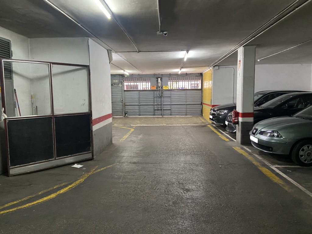 Plaza de parking en Hospitalet De Llobregat en COLLBLANC  Mare De Deu Dels Desemparats