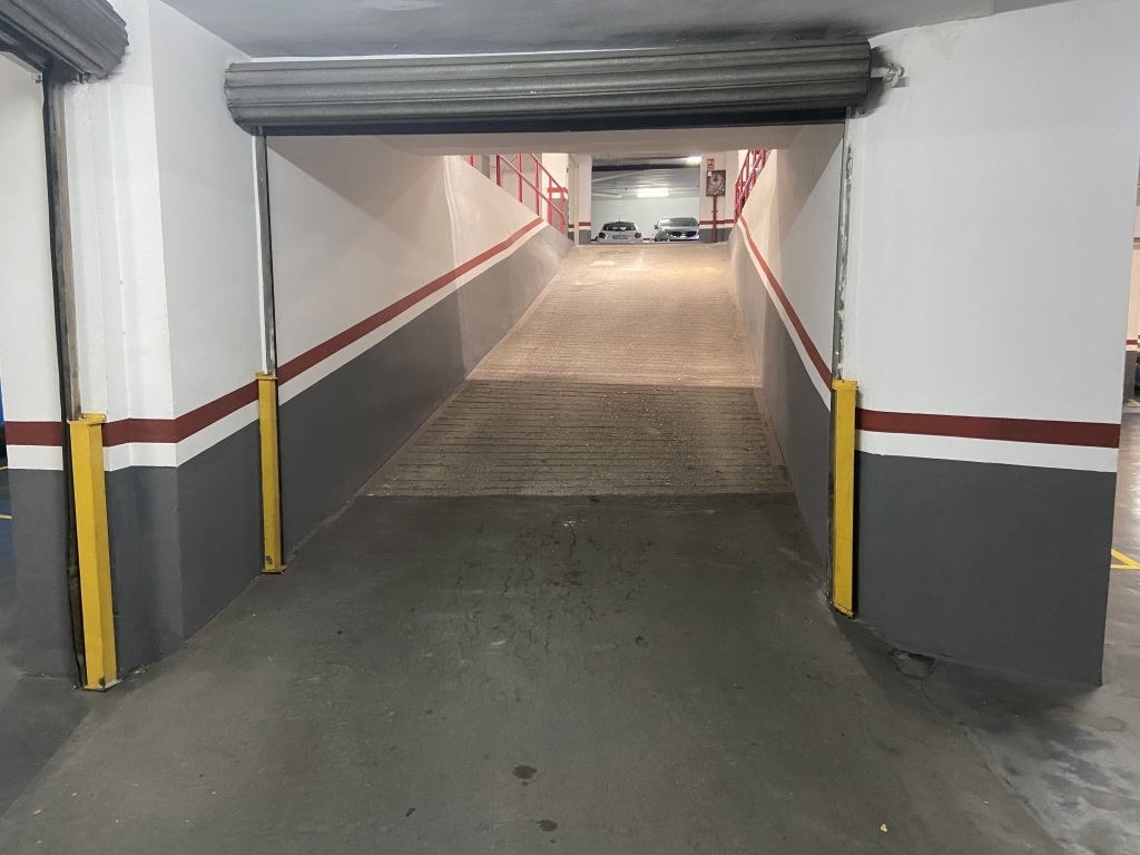 Plaza de parking en Barcelona en SANT ANDREU  Parellada
