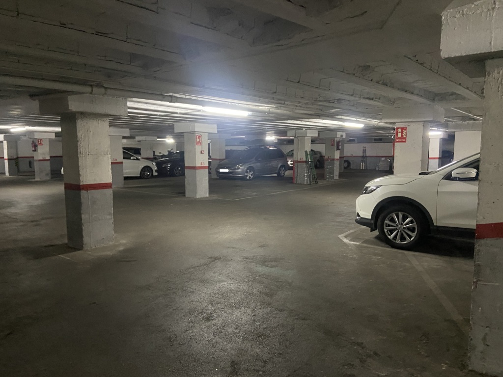 Lote de plazas en Santa Coloma De Gramanet en CENTRE  Passeig Llorenç Serra