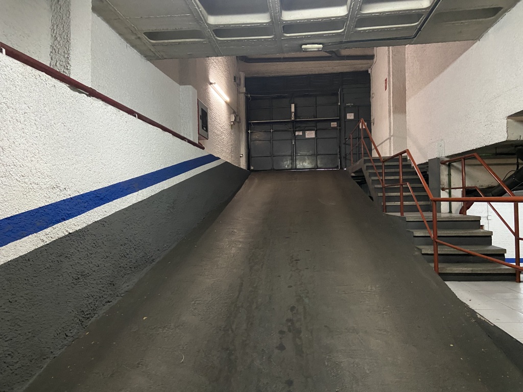 Plaza de parking en Barcelona en LES CORTS  Comtes De Bell-lloc