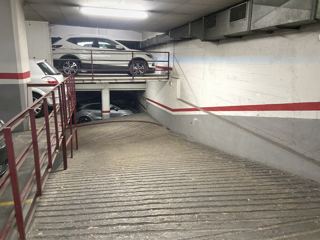 Plaza de parking en Barcelona en EIXAMPLE ESQUERRA  Valencia