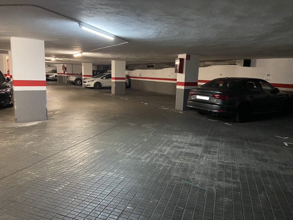 Plaza de parking en Barcelona en LES CORTS  Josep Tarradellas