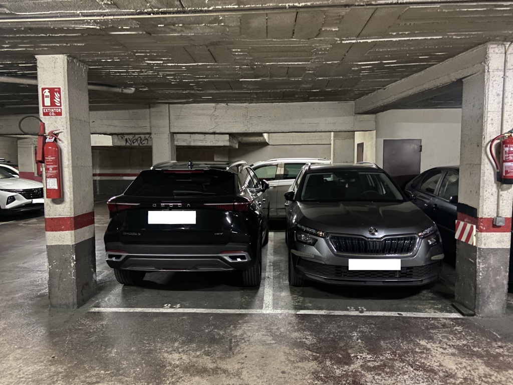 Plaza de parking en Hospitalet De Llobregat en LA TORRASSA  Paris