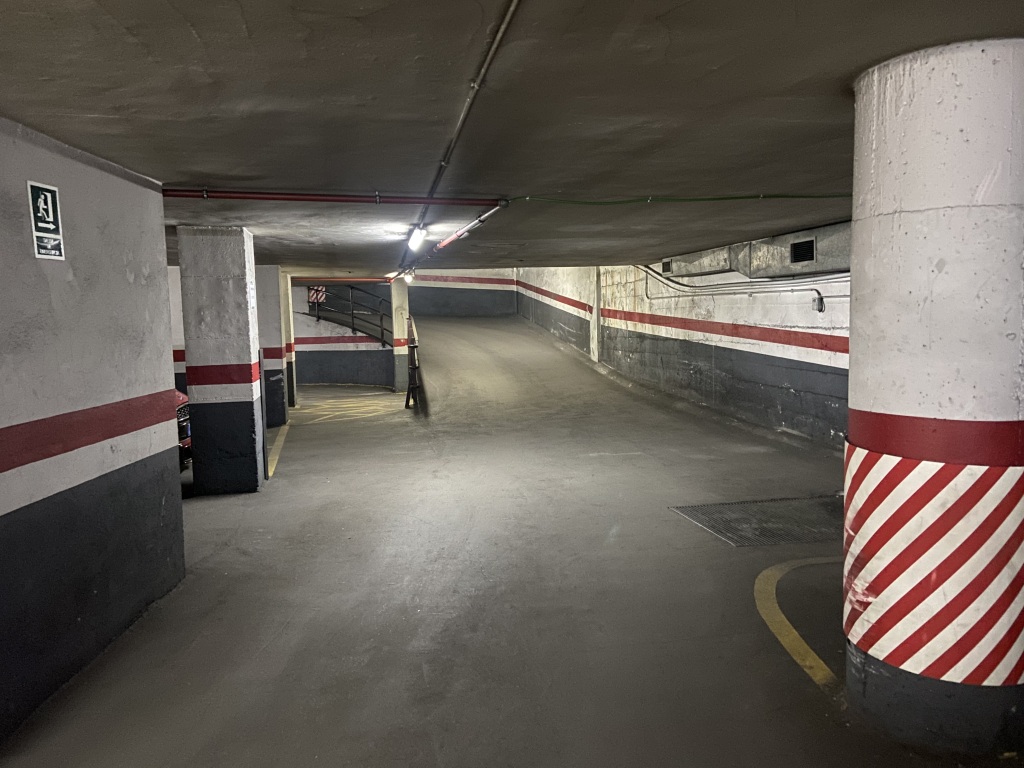 Plaza de parking en Barcelona en LA SALUT  Travessera de Dalt