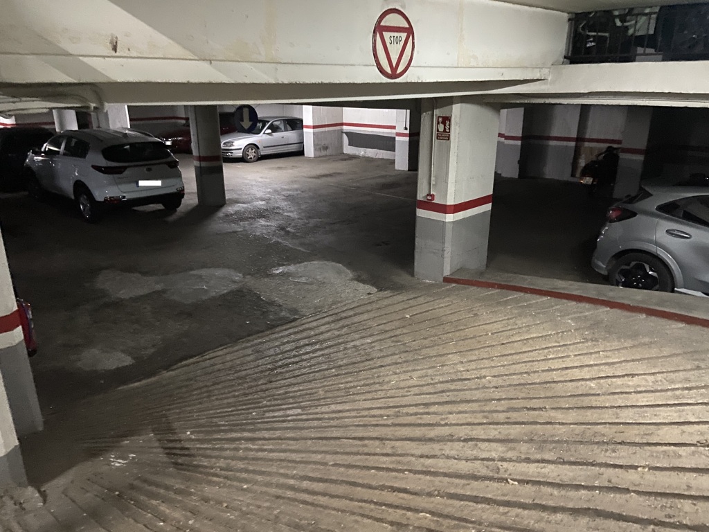 Plaza de parking en Barcelona en EIXAMPLE ESQUERRA  Valencia