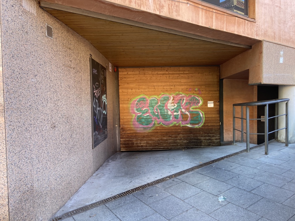 Plaza de parking en Barcelona en VALLCARCA I ELS PENITENTS  Pau Ferran