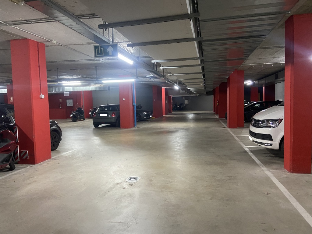 Lote de plazas en Barcelona en POBLENOU  Roc de Boronat