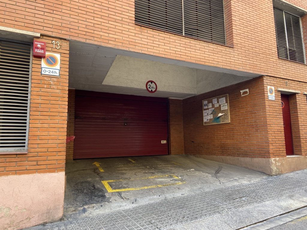 Plaza de parking en Barcelona en SANT GENIS  Sant Dalmir