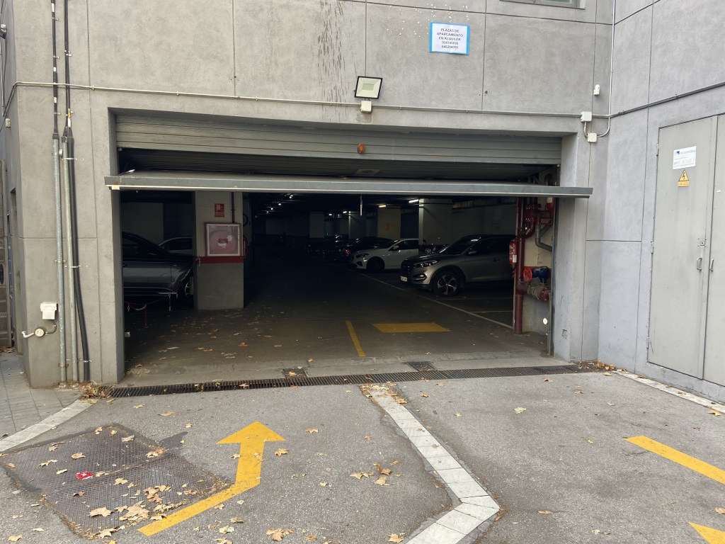 Plaza de parking en Barcelona en SARRIA  Via Augusta