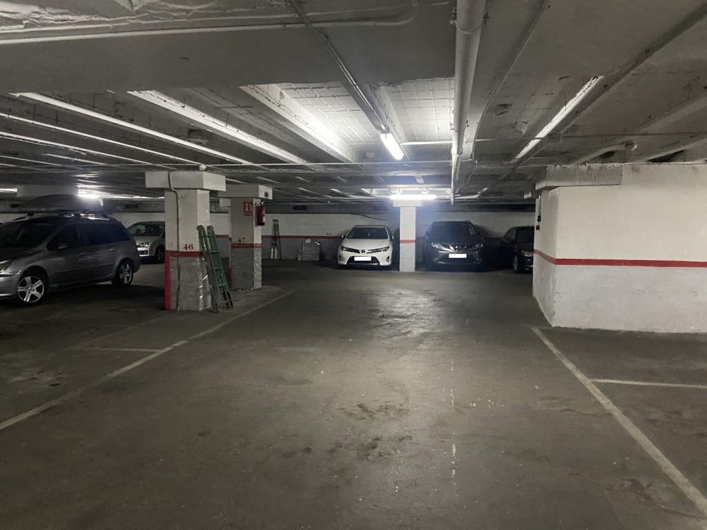 Lote de plazas en Santa Coloma De Gramanet en CENTRE  Passeig Llorenç Serra