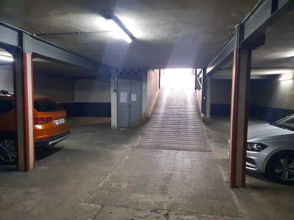 Plaza de parking en Valencia en CIUTAT JARDí  Cardenal Benlloch, Avenida