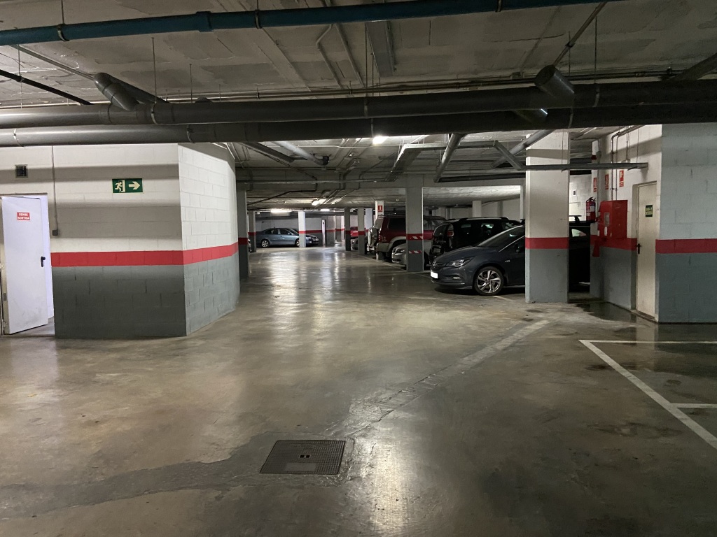 Plaza de parking en Sant Cugat del Vallès en   Torrent D En Xandri, Carrer