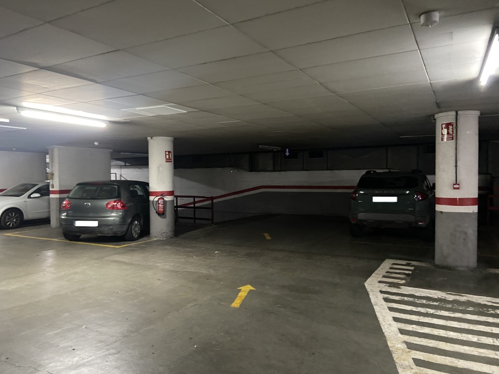Plaza de parking en Barcelona en EIXAMPLE ESQUERRA  Valencia