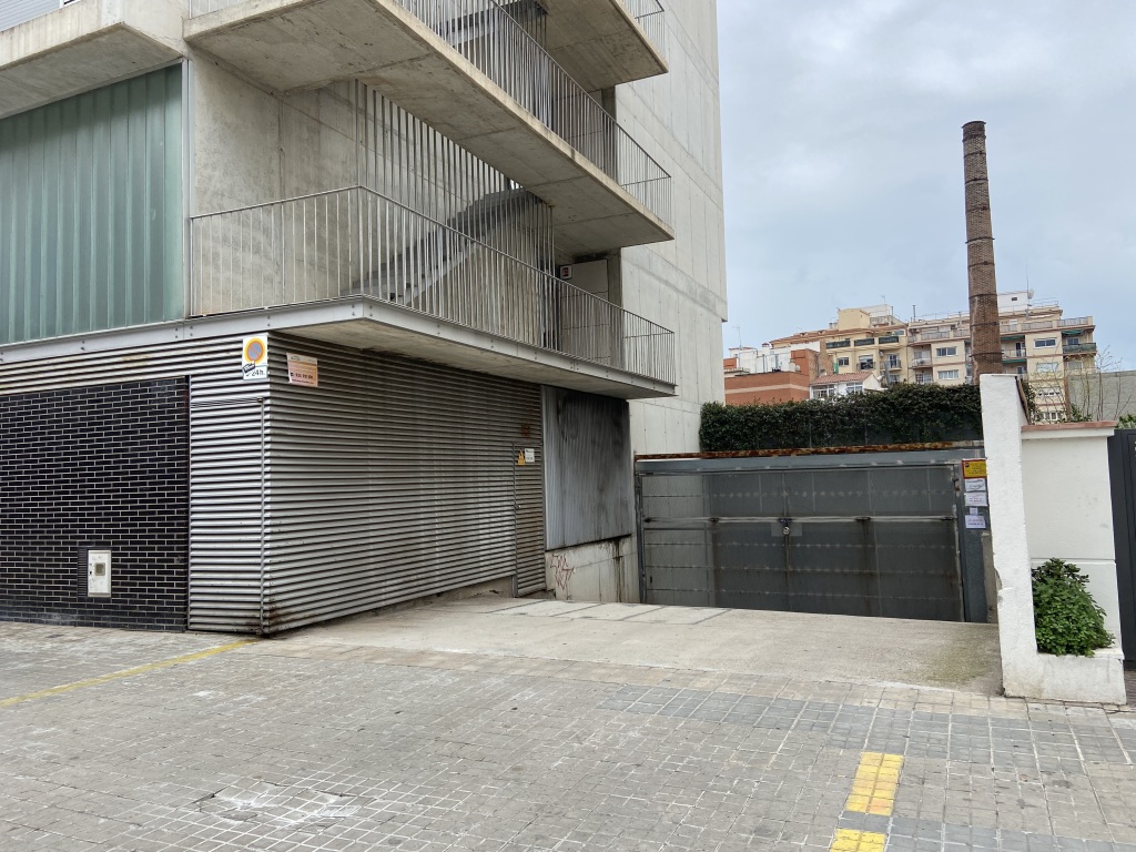 Plaza de parking en Barcelona en LES CORTS  Travessera de les corts