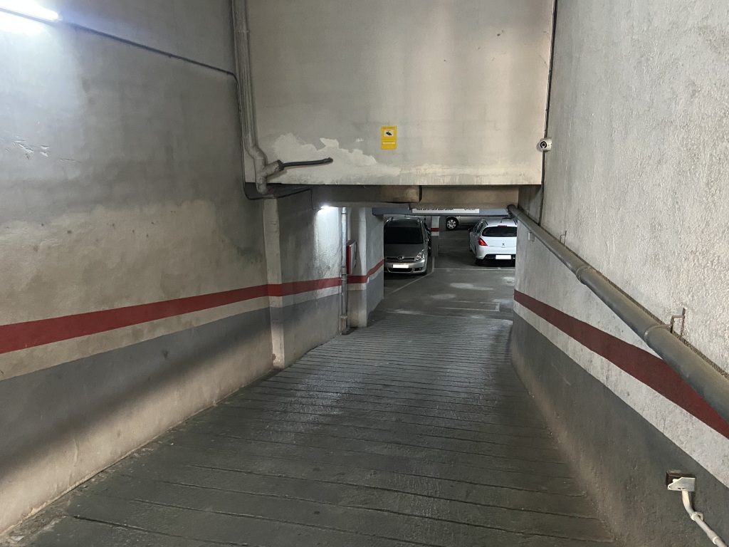Plaza de parking en Barcelona en LES CORTS  Breda