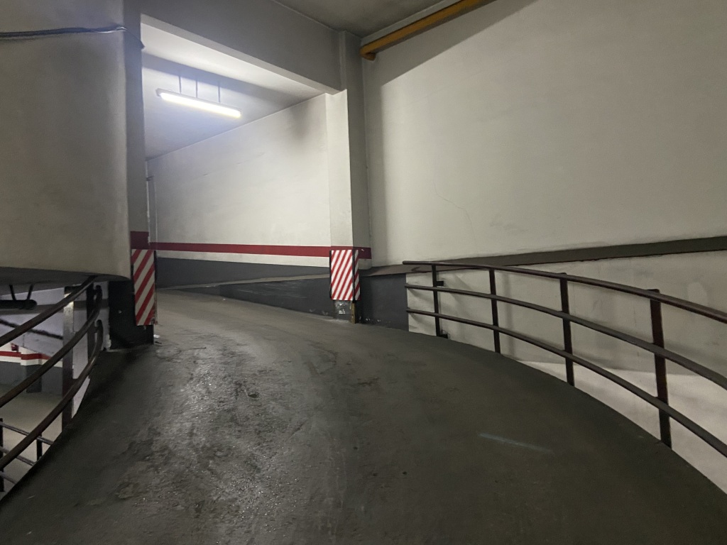 Plaza de parking en Barcelona en LA SALUT  Travessera de Dalt