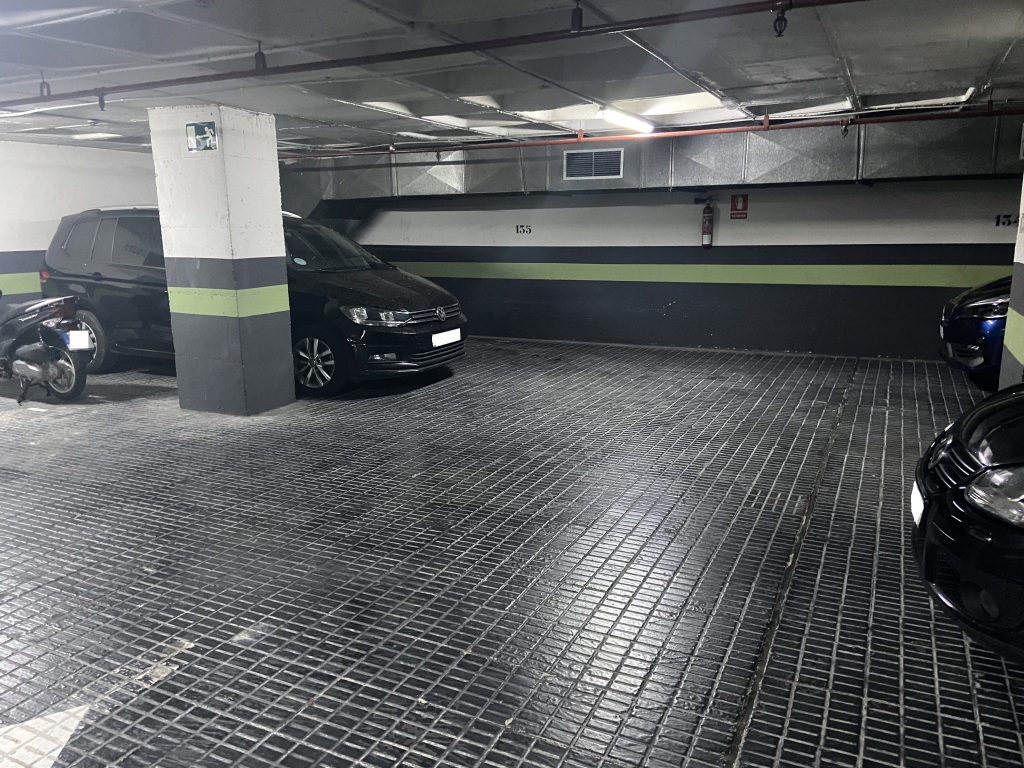 Plaza de parking en Barcelona en EIXAMPLE DRETA  Bruc