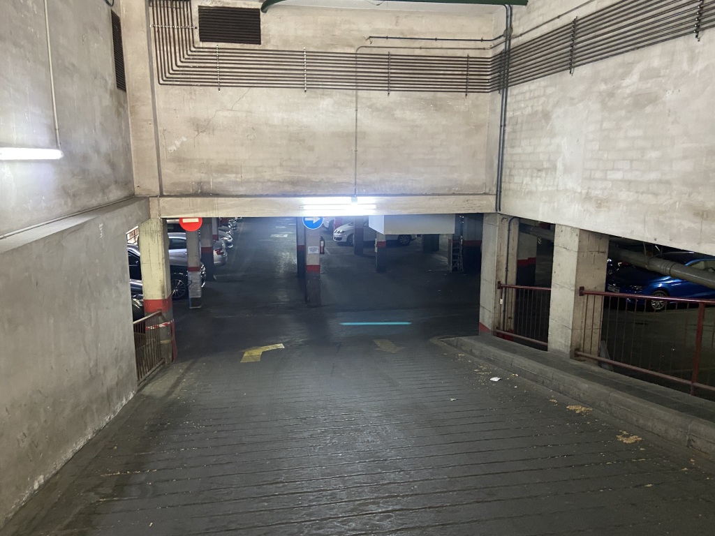 Plaza de parking en Barcelona en LES CORTS  Comtes De Bell-lloc