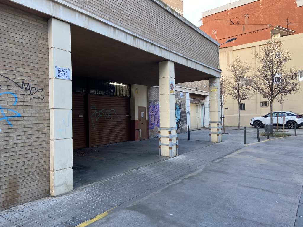 Plaza de parking en Hospitalet De Llobregat en CENTRO  Vilumara