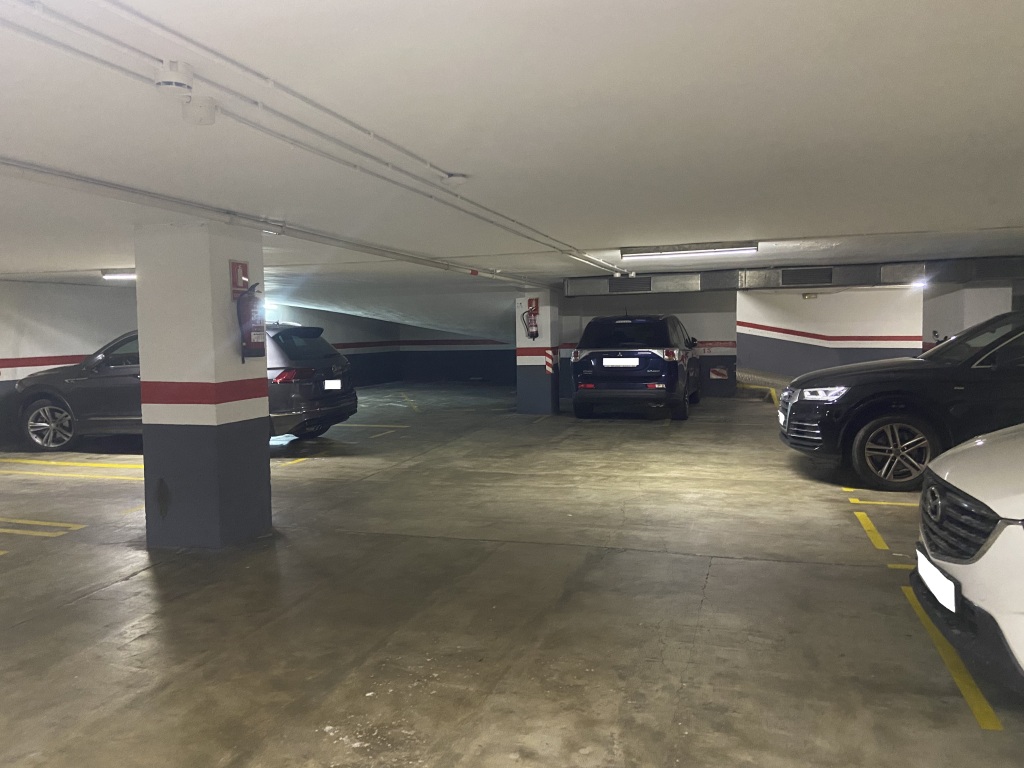 Plaza de parking en Barcelona en LES CORTS  Joan Gamper