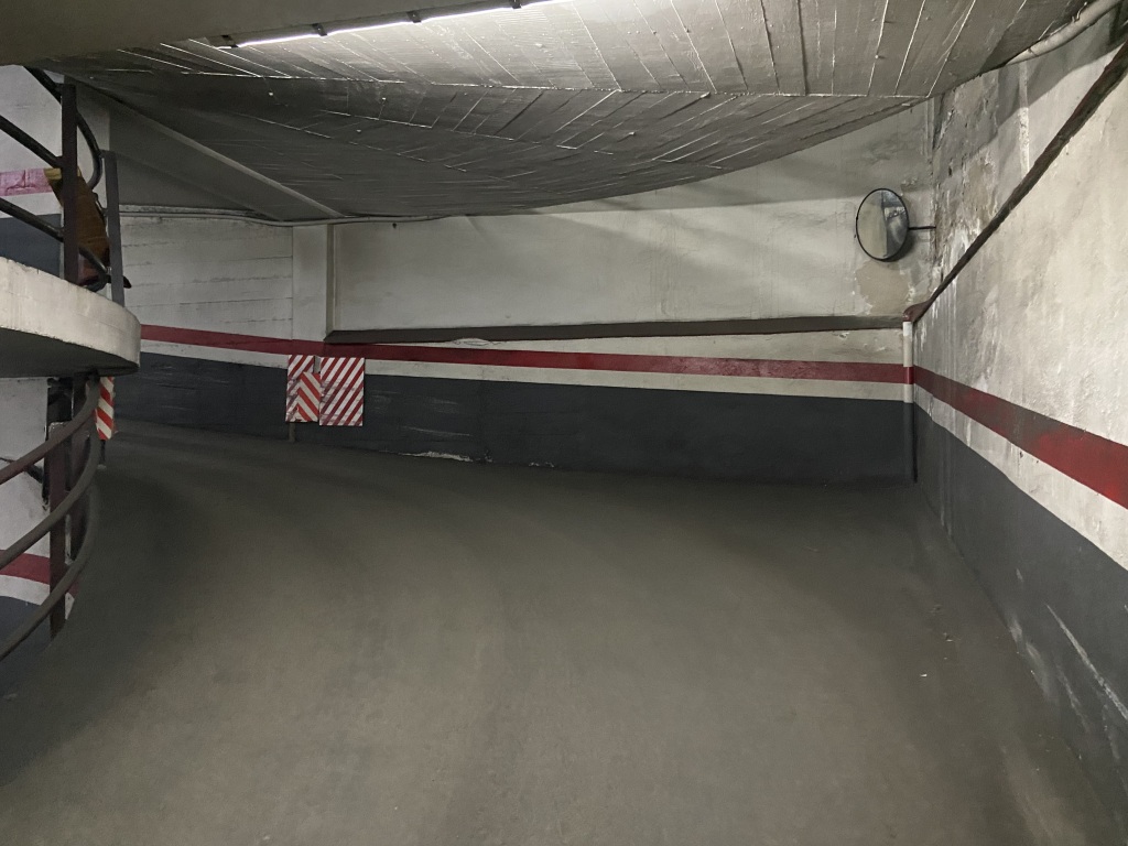 Plaza de parking en Barcelona en LA SALUT  Travessera de Dalt