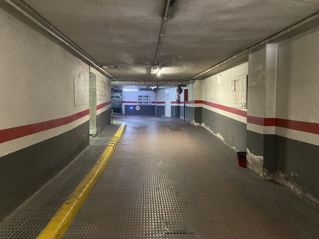 Plaza de parking en Barcelona en LES CORTS  Nicaragua