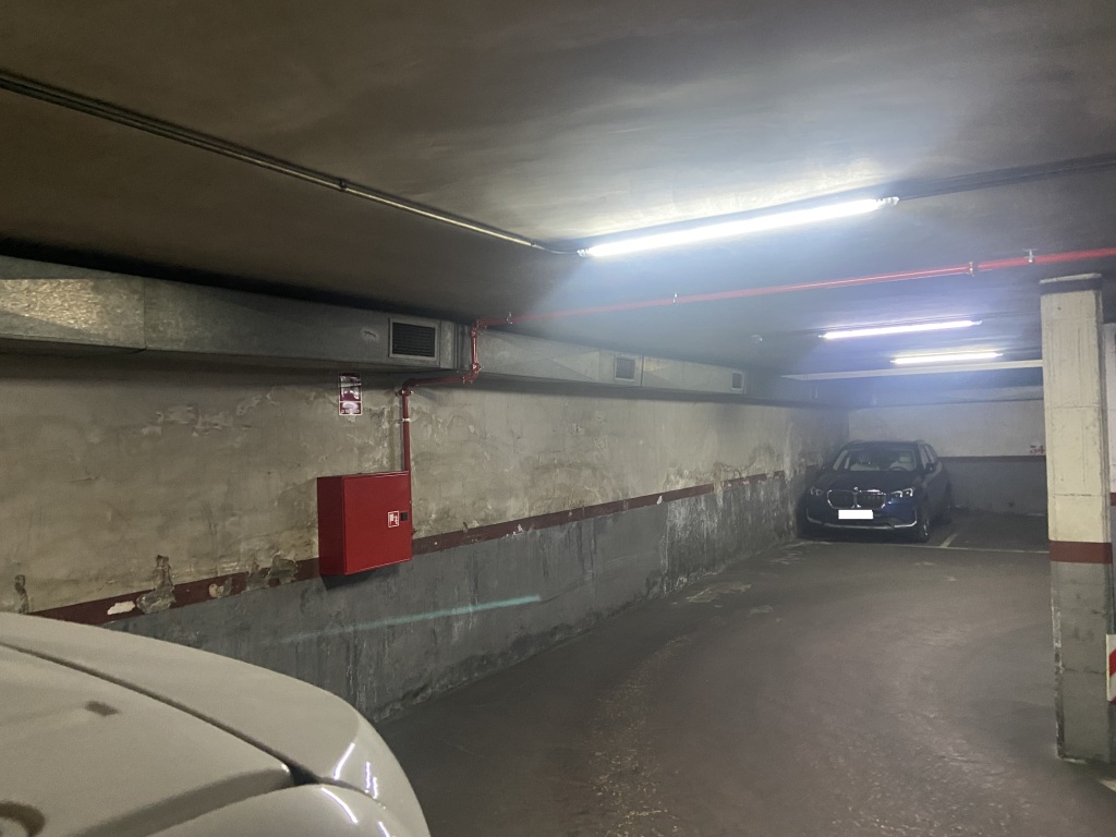 Plaza de parking en Hospitalet De Llobregat en SANTA EULALIA  Pi I Margall