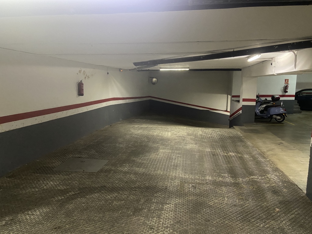 Plaza de parking en Barcelona en LES CORTS  Joan Gamper