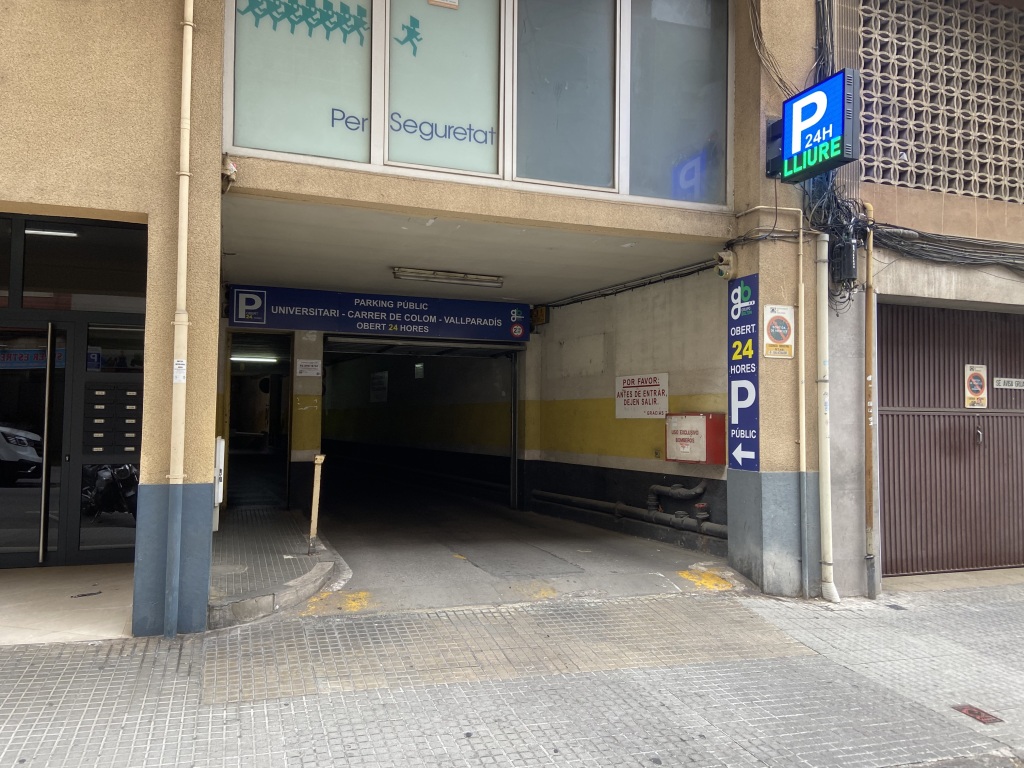 Plaza de parking en Terrassa en   Colom