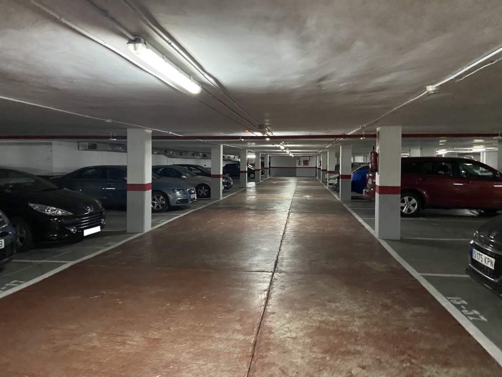 Lote de plazas en Barcelona en PEDRALBES  Benet Mateu