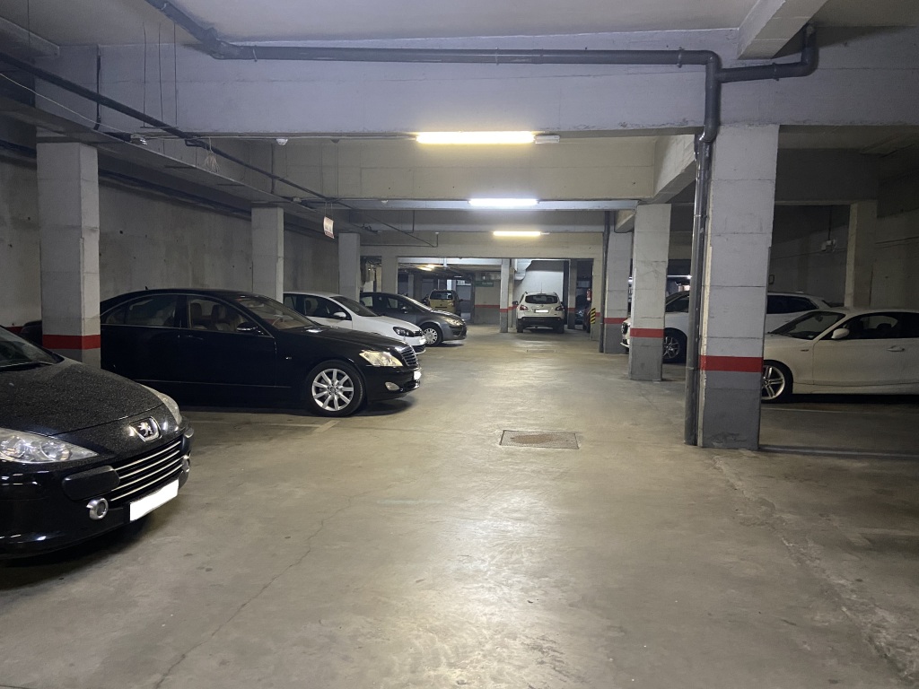 Plaza de parking en Sant Cugat del Vallès en   Elies Rogent