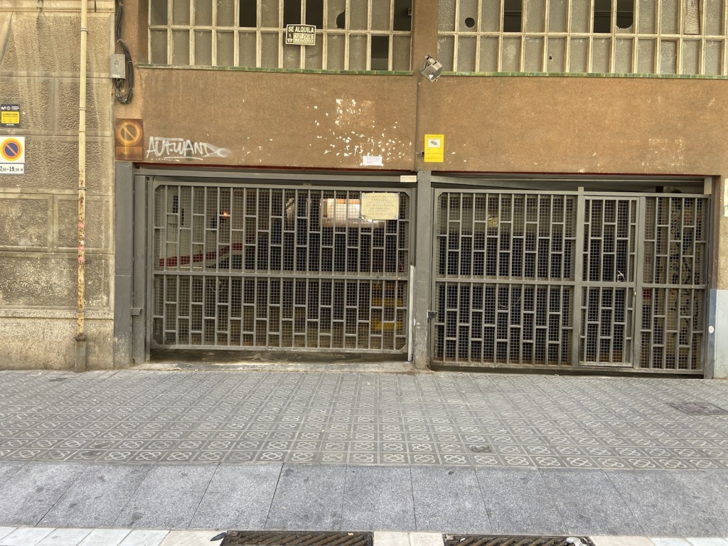Plaza de parking en Barcelona en POBLE SEC  Piquer