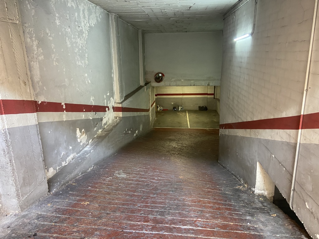 Plaza de parking en Barcelona en EL FORT PIENC  Arago