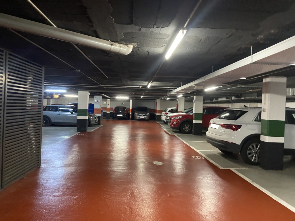 Plaza de parking en Barcelona en EIXAMPLE DRETA  Corsega