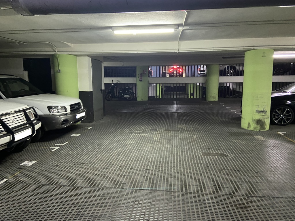 Plaza de parking en Barcelona en SANT GERVASI  Santalo
