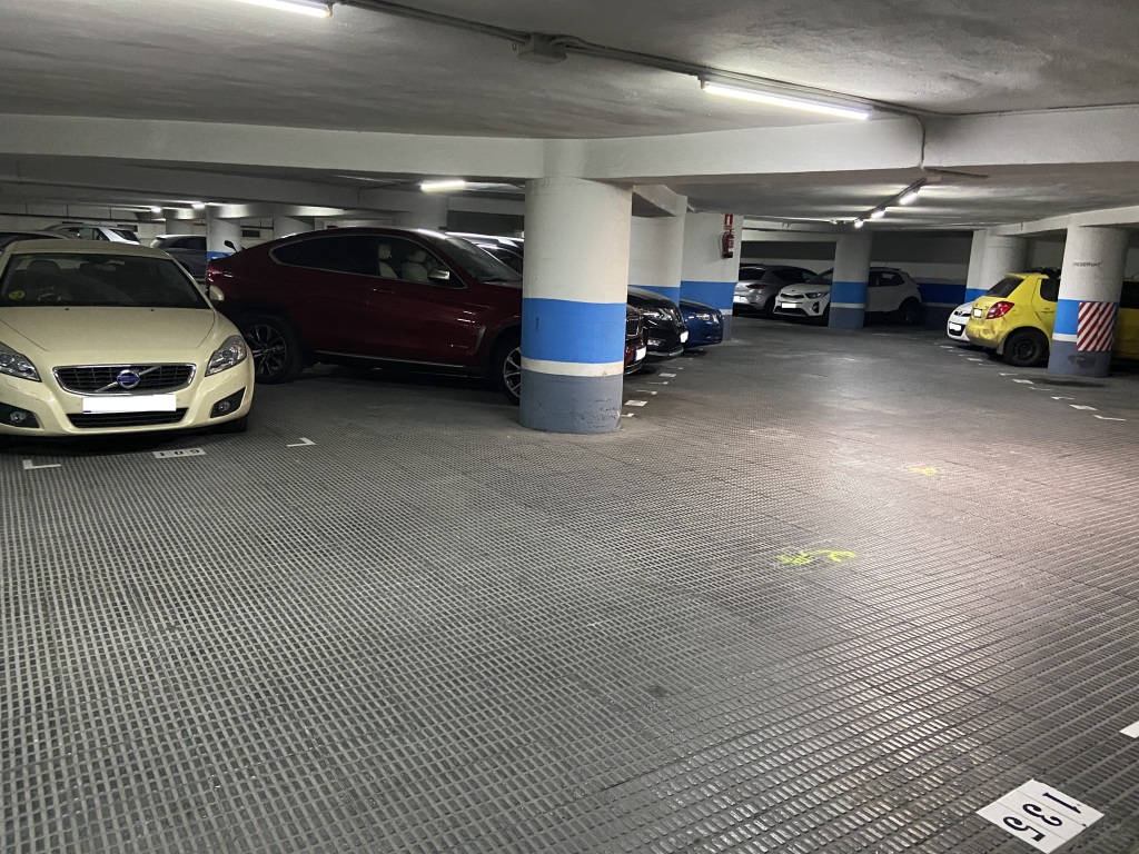 Plaza de parking en Barcelona en EIXAMPLE ESQUERRA  Corsega